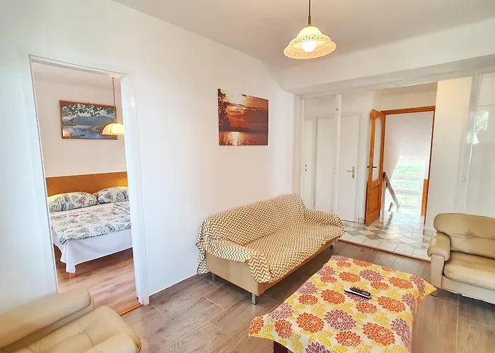 Georgina - Biro Tours Nr 60 Apartmán Vonyarcvashegy