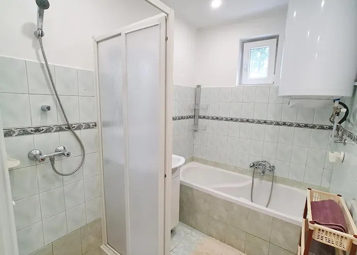 Apartmán Georgina - Biro Tours Nr 60 Vonyarcvashegy